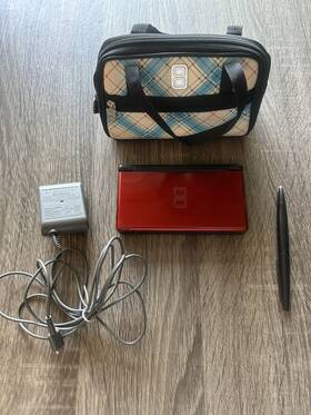 Nintendo Usg-usa-1 Ds Lite Crimson Red Console System With Charger Carrying Case And Stylus