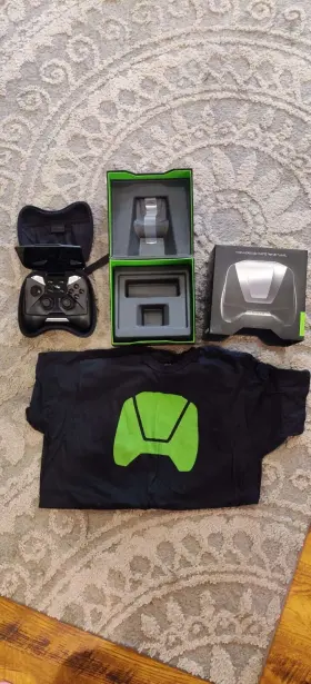 Nvidia 857905002697 Shield Portable 16gb Console With Carrying Case And E3 Exclusive T-shirt
