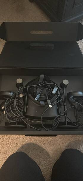 Oculus 301-00200-03 Rift Cv1 Headset With Touch Controllers 2 Sensors And Original Box