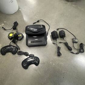 Sega Haa-2502haa-2912 Genesis 2 Super 32x 3 Controllers - Complete