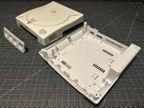 Hkt-3030 Sega Dreamcast Shell Only