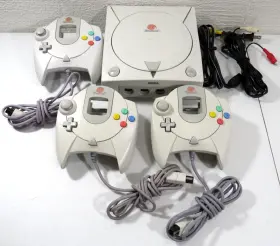 Htk-3020 Sega Dreamcast Complete Bundle Console 3 Controllers And Cords Clean