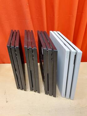 Sony 3001510 Lot Of 4 Ps4 Pro 1tb Consoles 1499