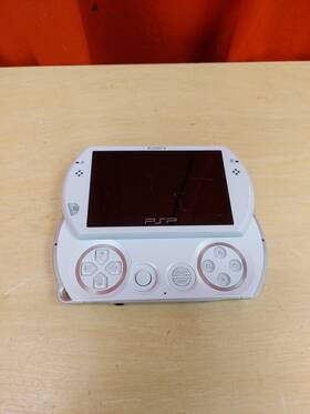 Sony 98514-cr Psp Go Pearl White 16gb Umd Handheld 1469