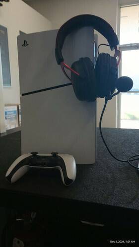 Sony Cf1-2015 Ps5 Slim Cf1-2015. With Controller Cords And Hyper Cloud 2 Wired Head Set