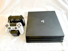 Sony Cuh-7216b Playstation 4 Pro 1tb Game Console 2 Controllers And Wireless Charger