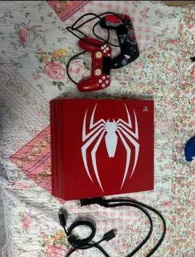 Cuhj-10027 Sony Spider-man Ps4 Pro Limited Edition With 2 Controllers