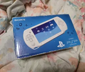 E1004 Sony White Psp Street