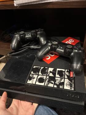 Sony Mc860003500 Playstation 4 - Black With Turtlebeach Headset Controllers