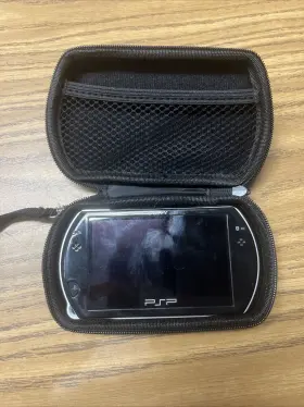 N1001 Sony Psp Go 16gb With Carrying Case