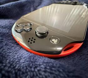 Sony Pch-2000za26 Ps-vita Slim Red