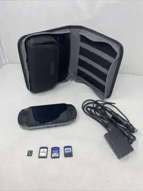 Pch-1001 Sony Phc-1001 Playstation Vita Oled With 3 Games And Carry Bag Charger 8gb Card