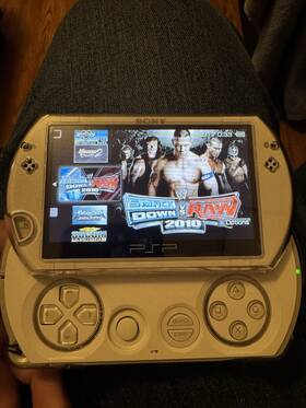Sony Psp-n1006 Psp Go 128gb And 1900 Mah Battery