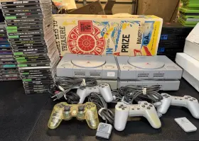 Scph-7052 Sony Lot Of 4 Playstation 1 Ps1 Consoles 34 Games And Controllers