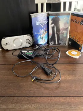 Uljm-05254 Sony Psp 2000 Crisis Core Final Fantasy Ff7 Special Playstation Portable Games