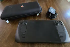 V004497-01 Valve Steam Deck Oled 512gb Black With Case And Charger In Original Packing