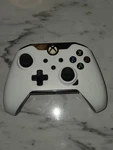 Pdp Gaming 049-012-1 Controller Xbox One/series Pc White & Black Used. Price: $11.45.