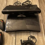 Microsoft Xbox 360 Kinect Bundle 250GB Black Console Used. Price: $165.00.